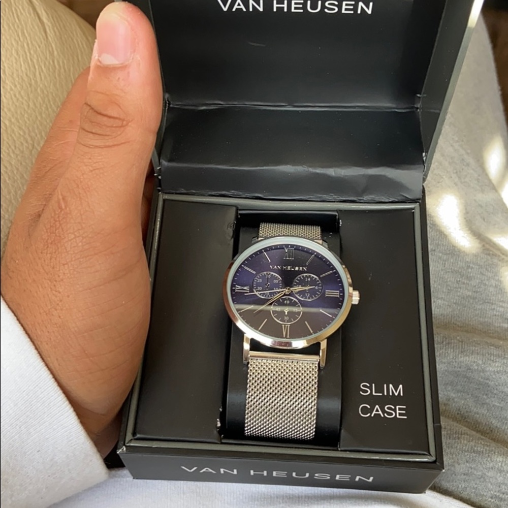 Selling never used watch.